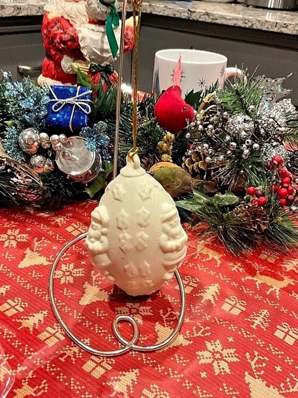 Br-Lenox 1995 Annual Santa Claus Egg Ornament CREAM COLORED-MATTE FINISH